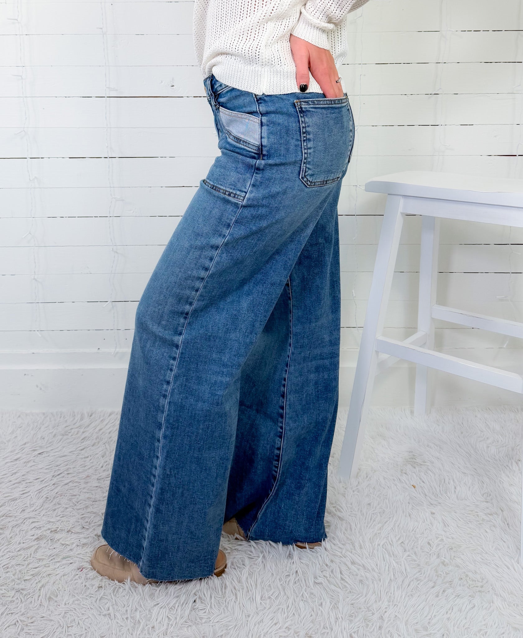 Maya Success Porkchop Pocket Wide Leg Jean KUT