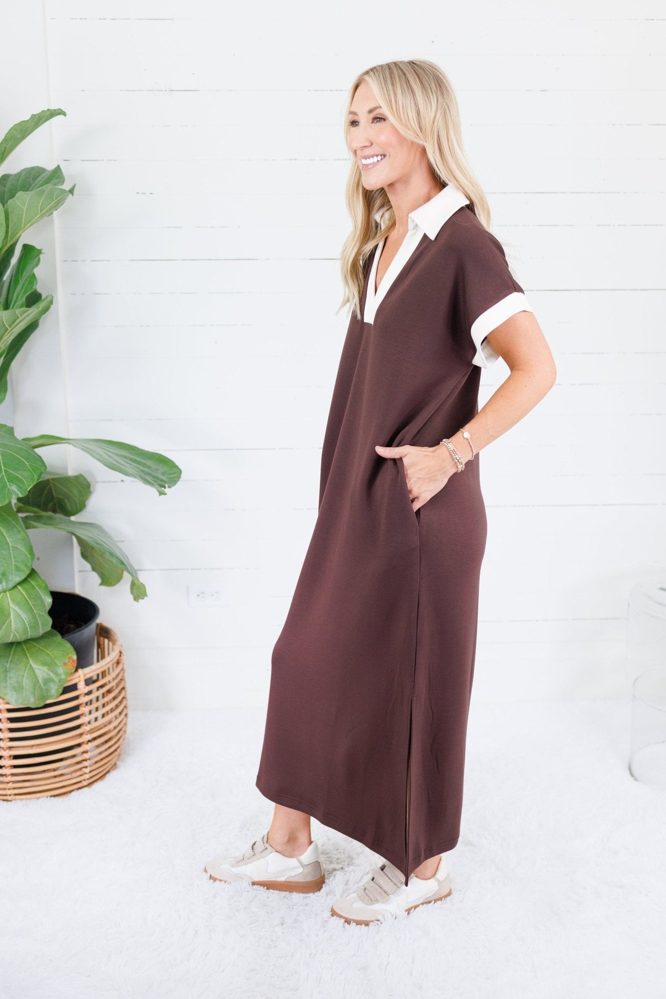 Minerva Espresso Scuba Maxi Dress Entro
