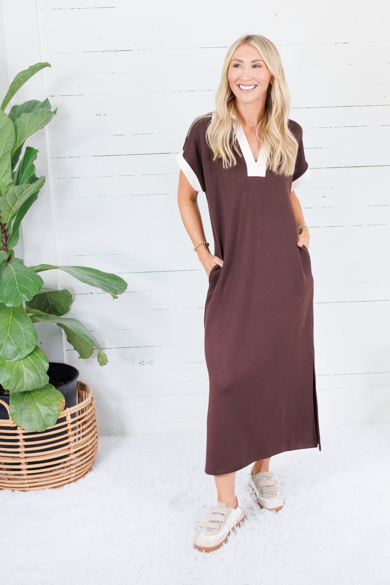 Minerva Espresso Scuba Maxi Dress Entro