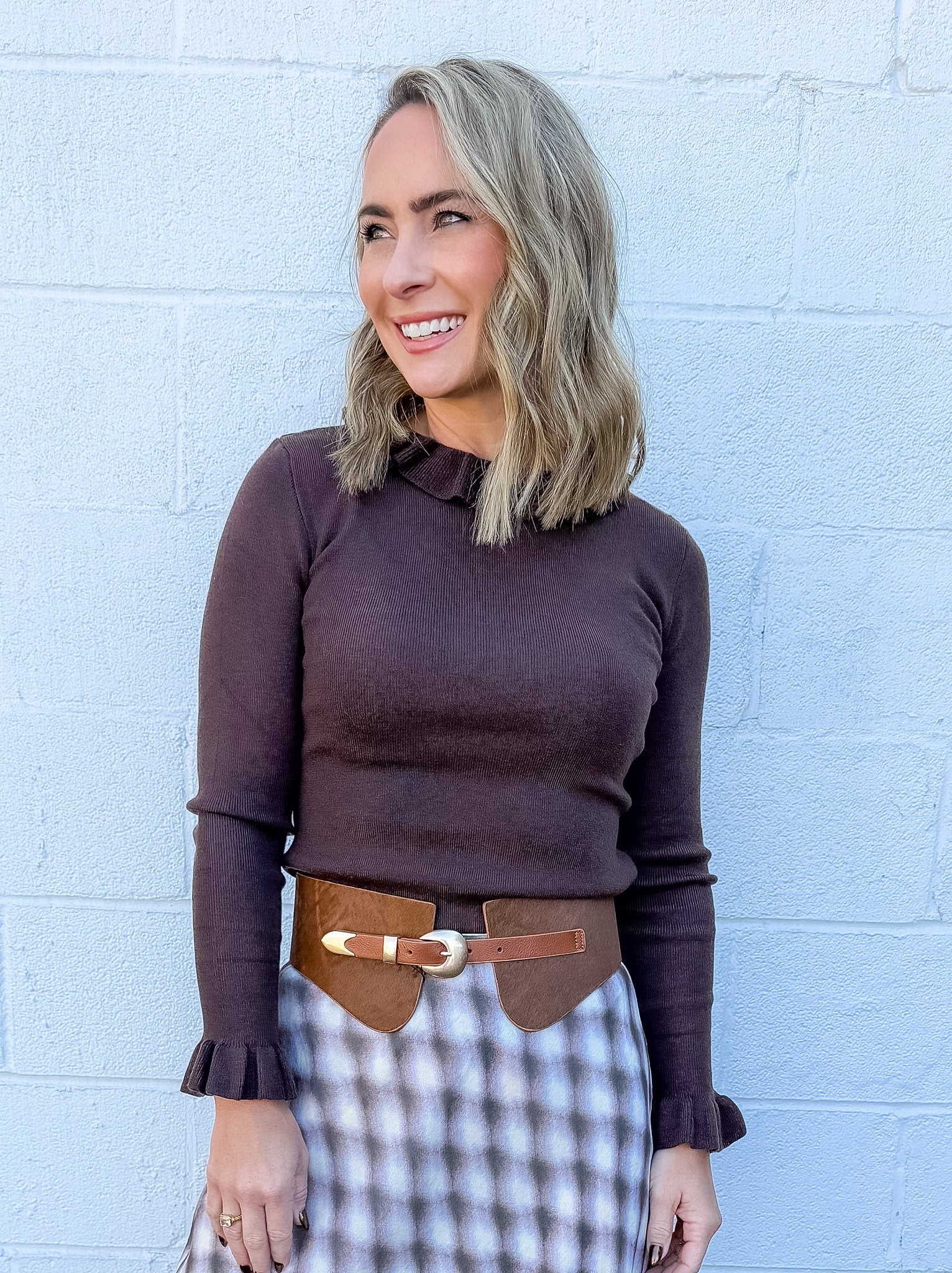 Paulson Brown Ruffle Sweater Compania Fantastica