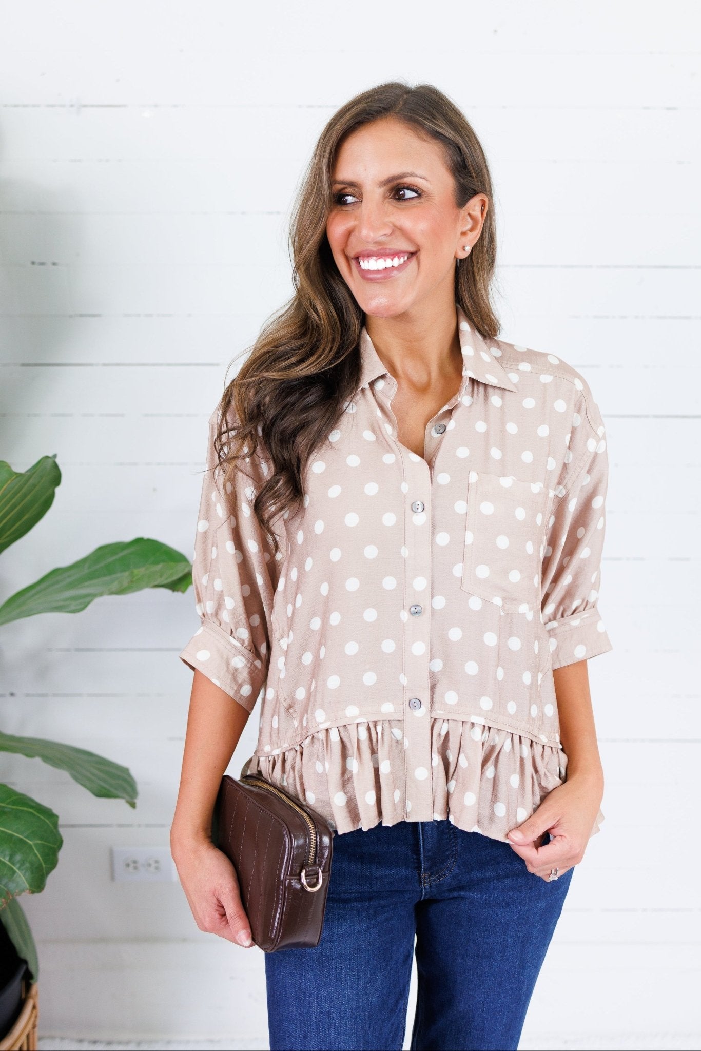 Perkins Sand Polka Dot Flounce Top Entro