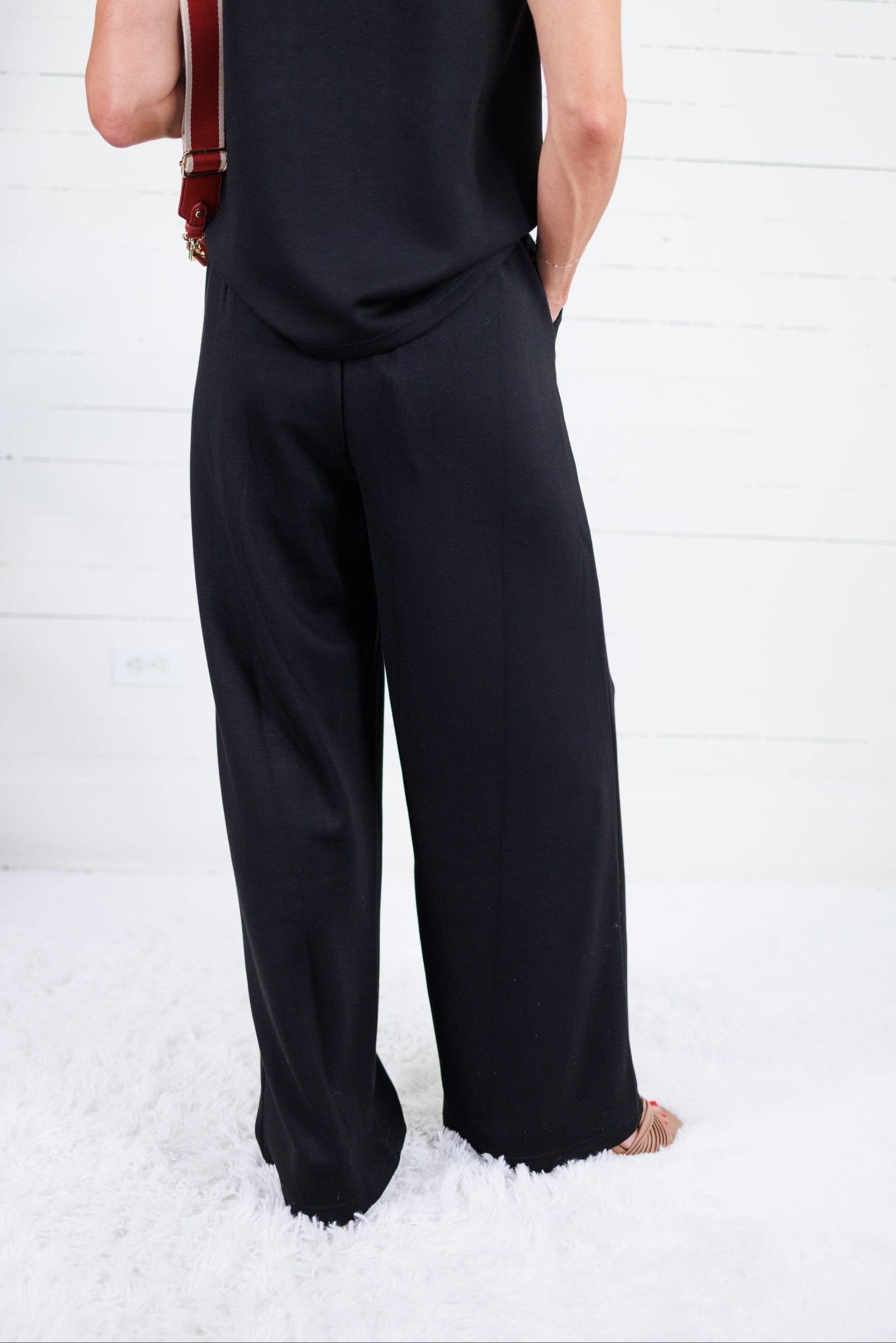 Pippa Black Scuba Wide Leg Pants Entro