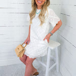 Soft Eyelet Shift Dress Entro