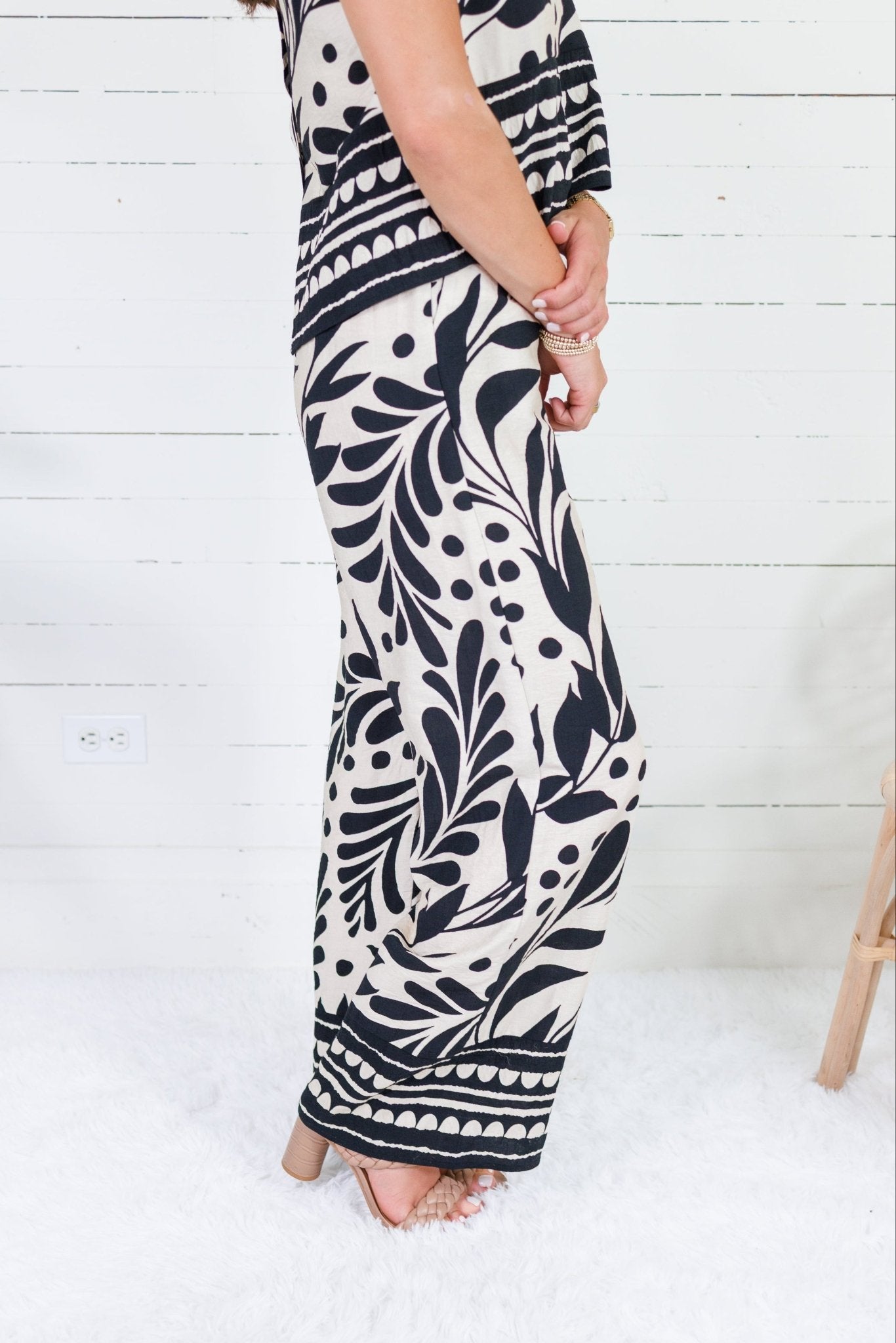 Thomas Black + Sand Wide Leg Pants
