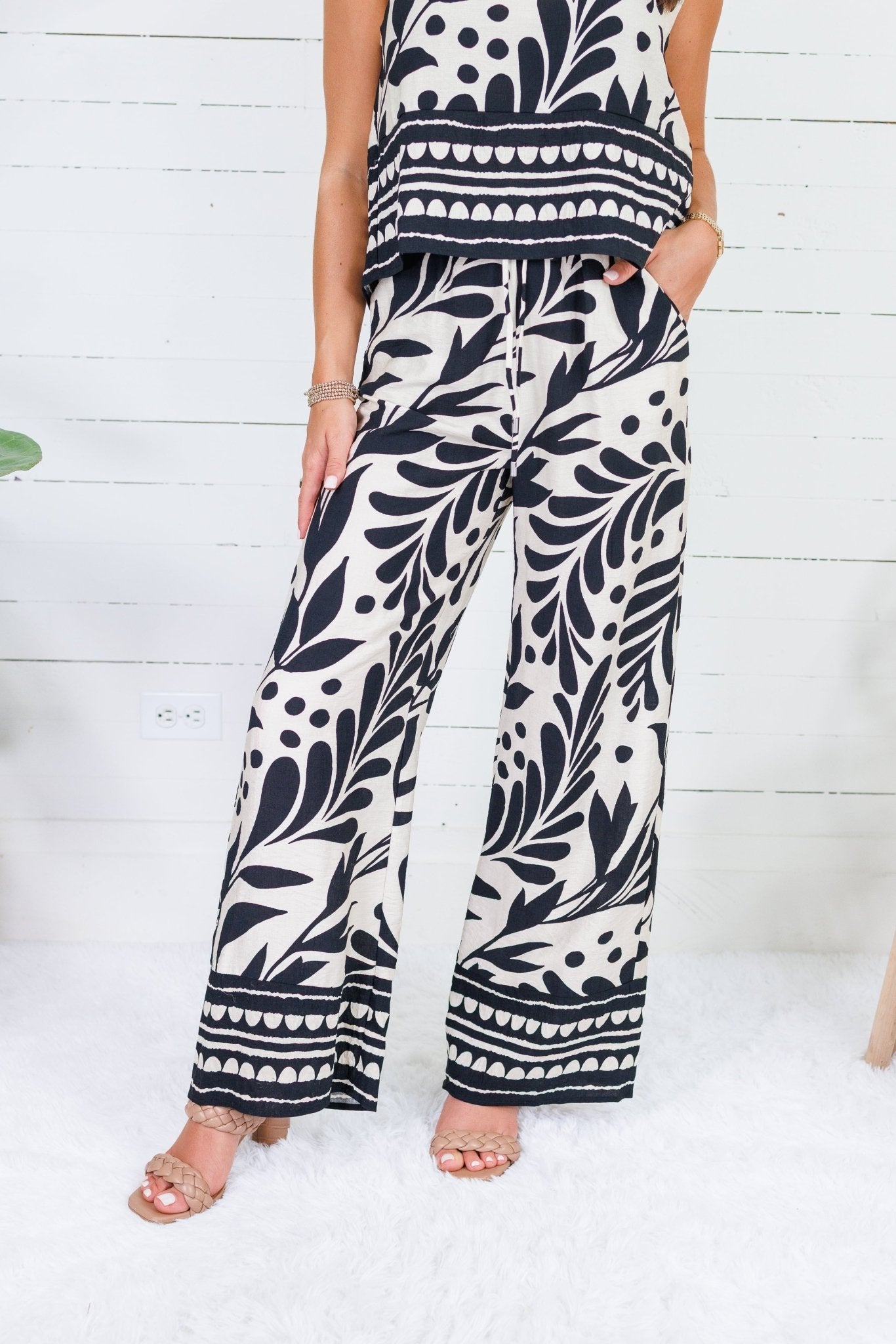 Thomas Black + Sand Wide Leg Pants